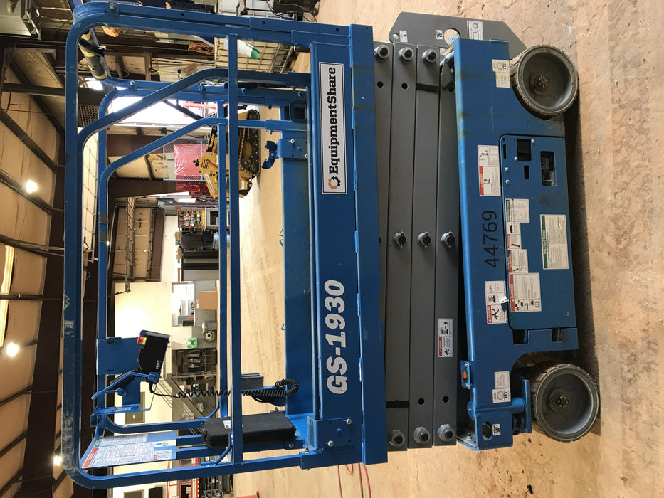 2019 Genie GS-1930 Fixed rails with chain Entry