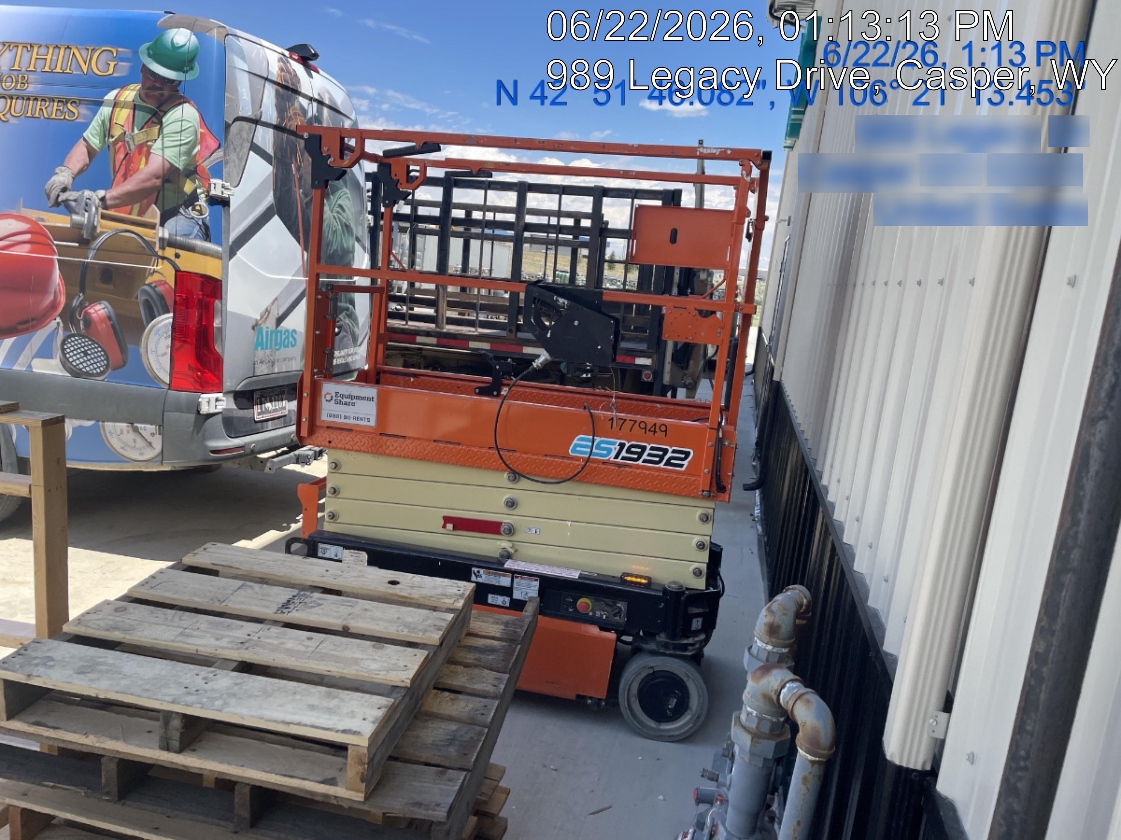 2021 JLG ES1932