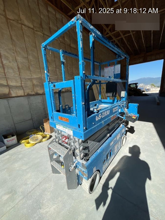 2020 Genie GS-1930 Solid Non Marking Tires, Beacon, Folding rails with half height swing gate, 800W Inverter