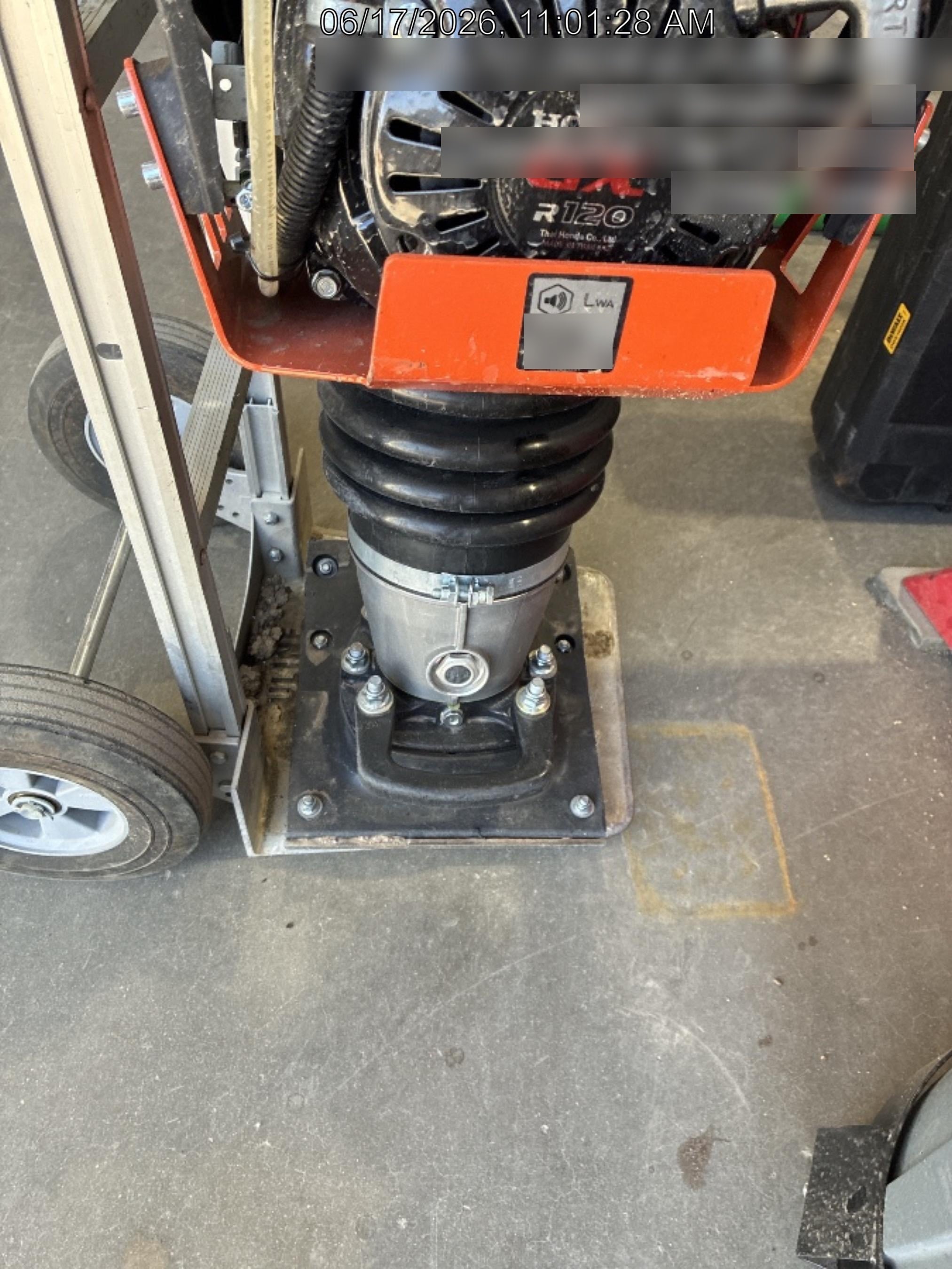 2025 HUSQVARNA LT6005