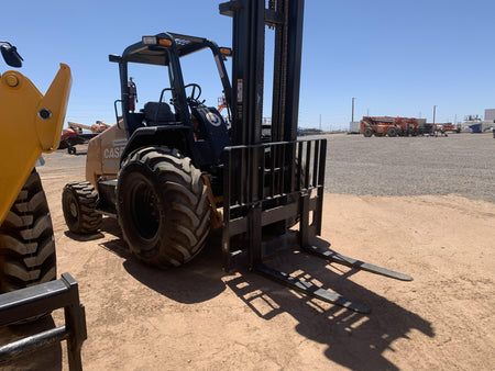 2019 CASE 588H
