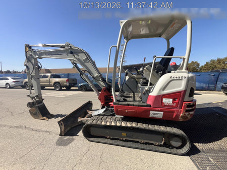 2022 TAKEUCHI TB235-2R