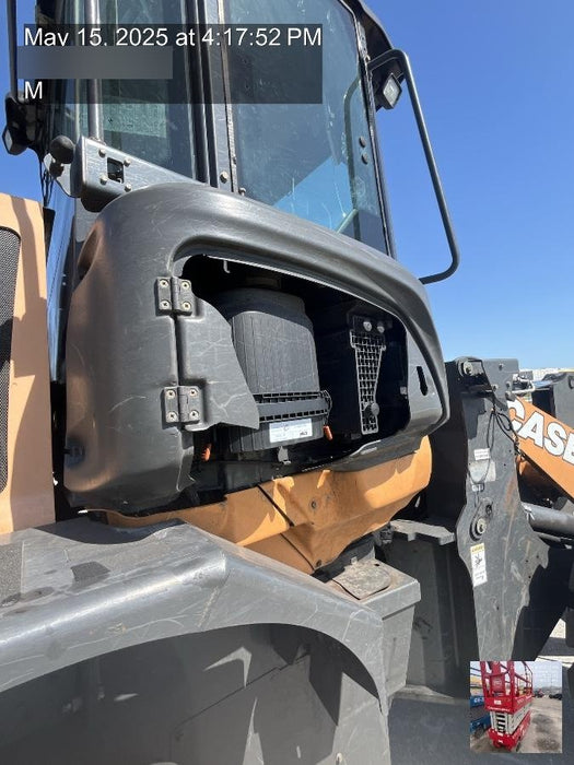 2018 Case 621G CLOSED CAB, JRB 416 STYLE HYD COUPLER