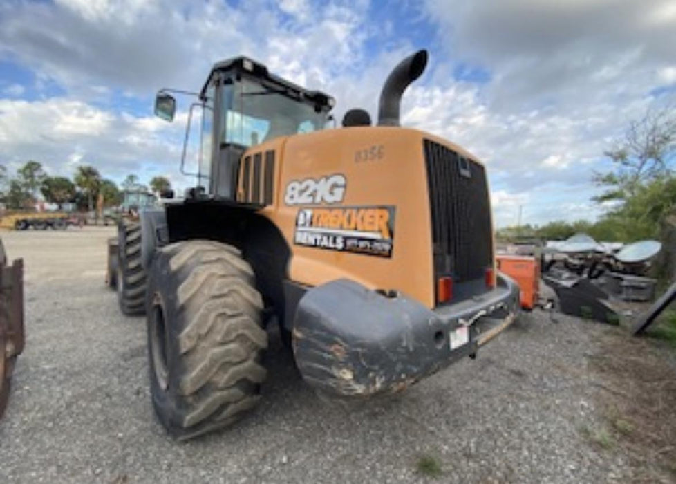 2018 Case 821G CLOSED CAB, 1 FUNCTION, JRB 418 STYLE HYD COUPLER