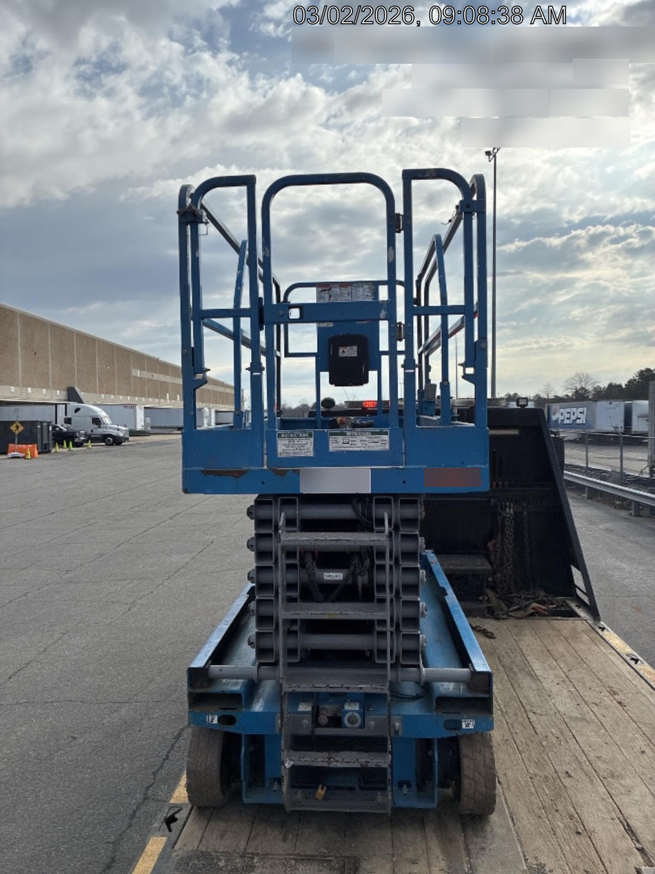 2019 Genie GS-4047 Folding rails with half height swing gate