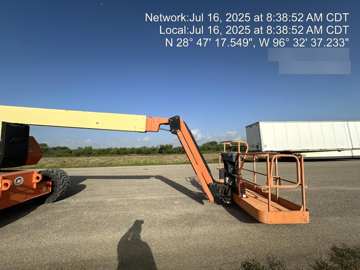2019 JLG 800AJ Deutz Diesel Engine, FF Tires, Welder-Ready Package, Rotating Beacon