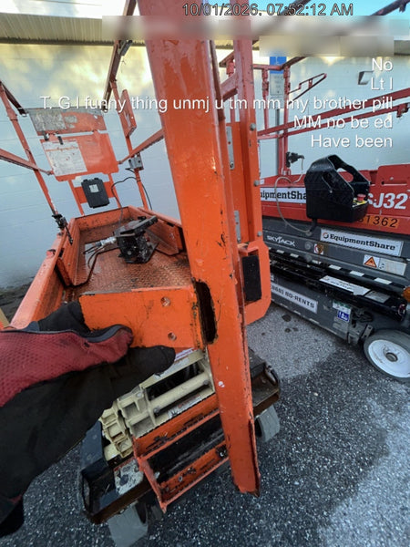 2022 JLG ES1932