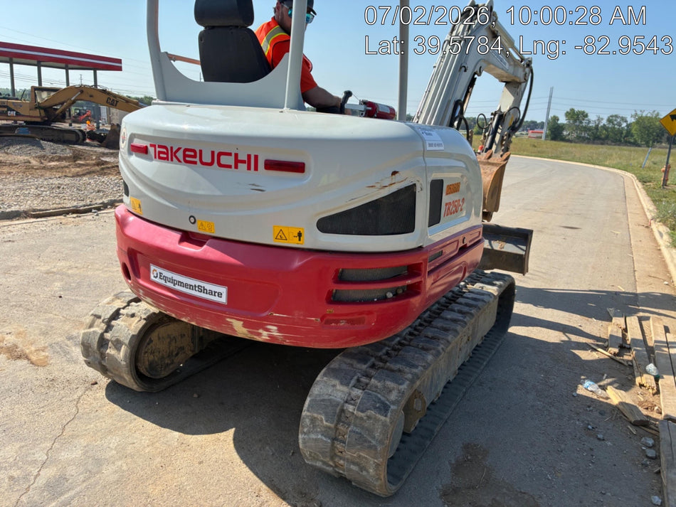 2022 TAKEUCHI TB250-2R