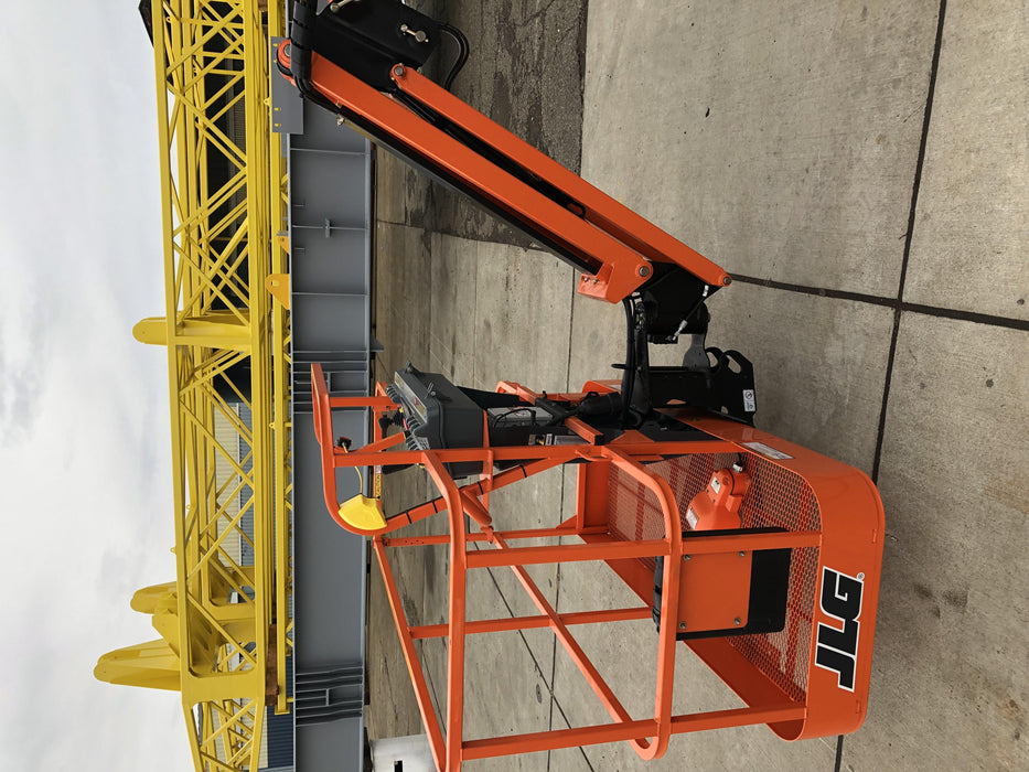2019 JLG 450AJ