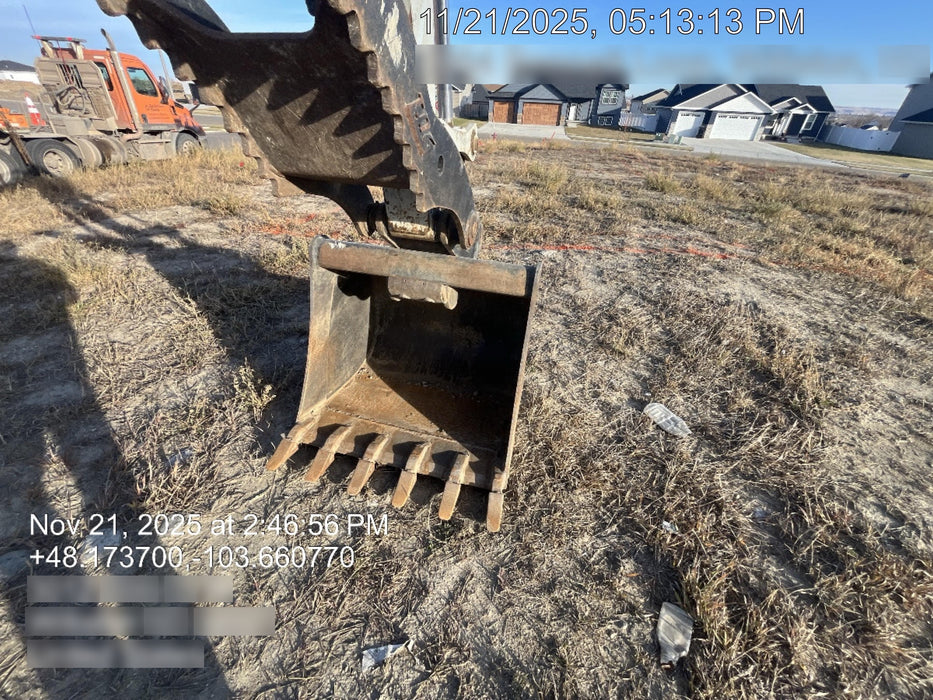 2025 TAKEUCHI 36" Bucket - Takeuchi