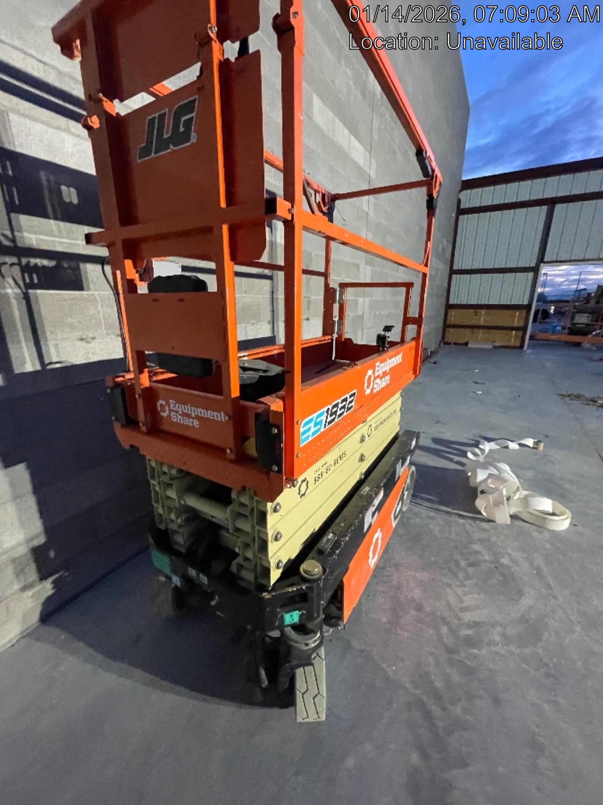 2022 JLG ES1932