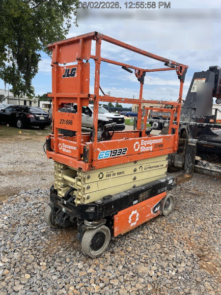 2022 JLG ES1932