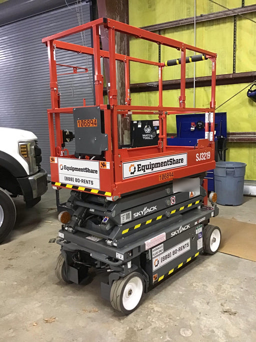 2020 Skyjack SJIII-3219 Solid NM Tires, Half height spring hinged entry gate, Dual Beacons, 800W Inverter