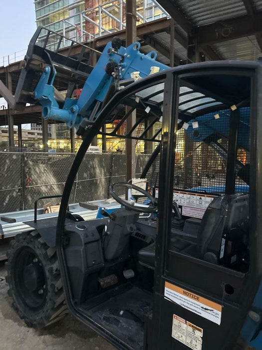 2019 Genie GTH-5519 Canopy, Solid RT Tires, LED Work Lights, Beacon 48" Carriage, 48" Forks