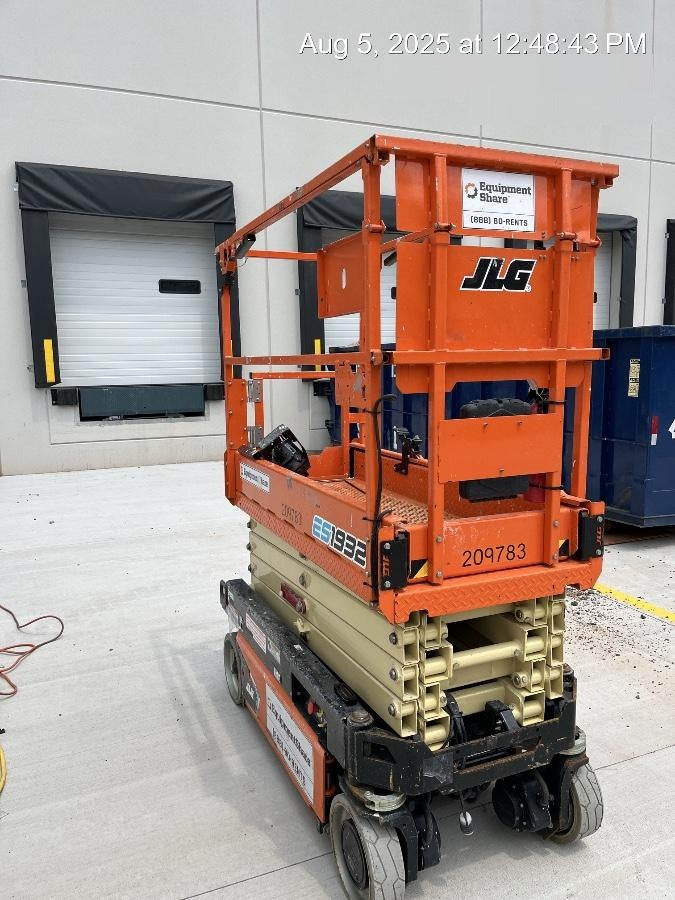 2022 JLG ES1932