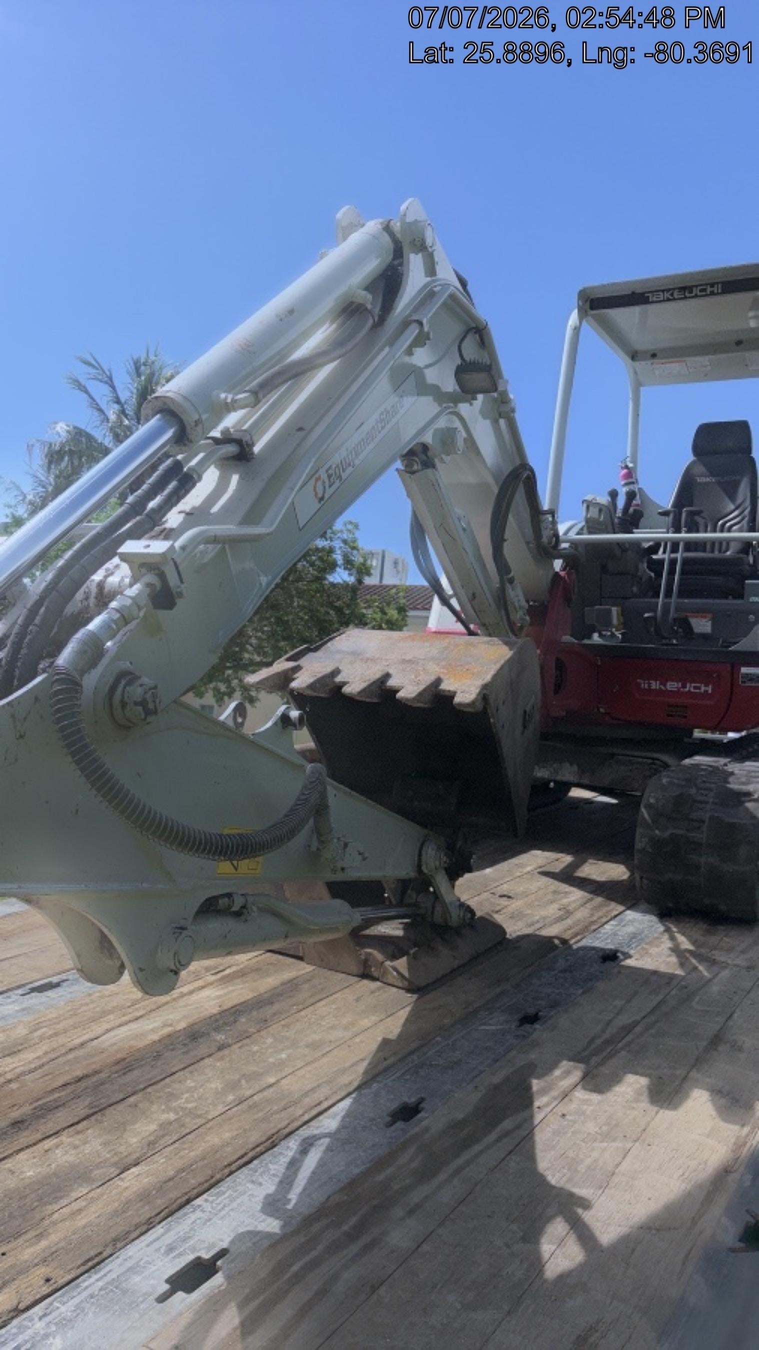 2023 TAKEUCHI TB250-2R