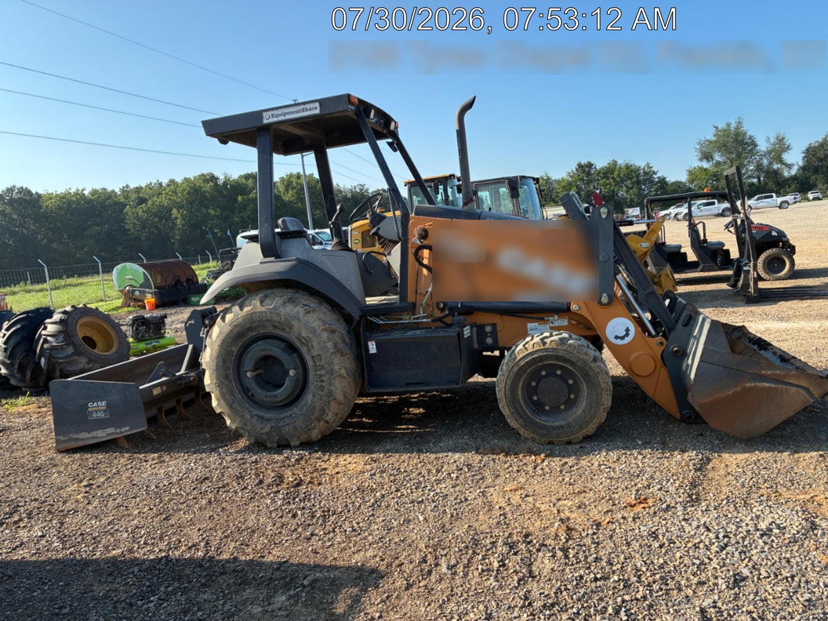 2019 Case 570N EP Canopy, 4WD, GP Front Bucket, Dual Tilt Cylinder, 84" Box Blade w/ Scarifier, Wheel Weights, Beacon