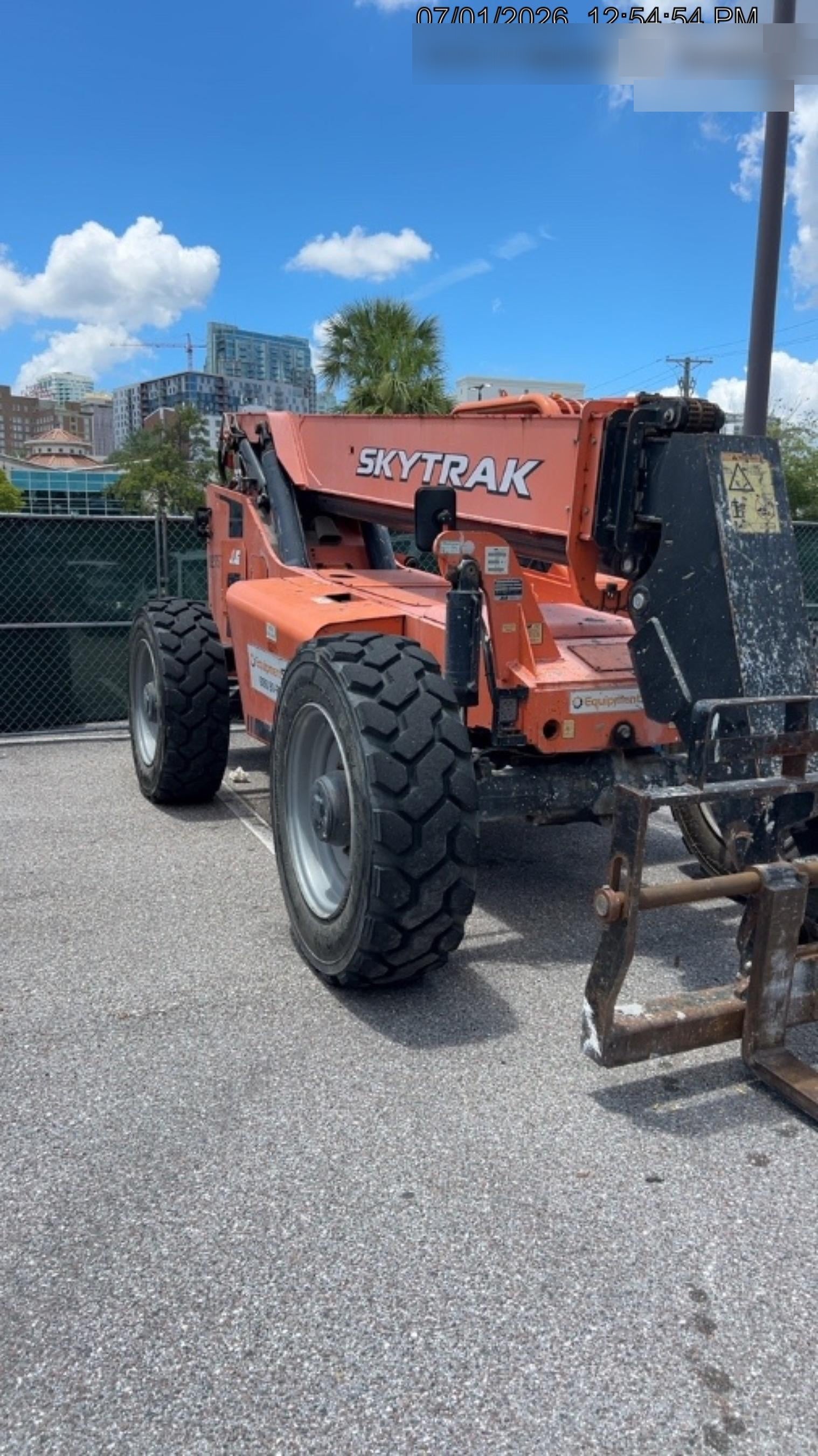 2018 SKYTRAK 8042