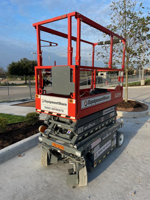 2020 Skyjack SJIII-3219 Solid NM Tires, Half height spring hinged entry gate, Dual Beacons, 800W Inverter