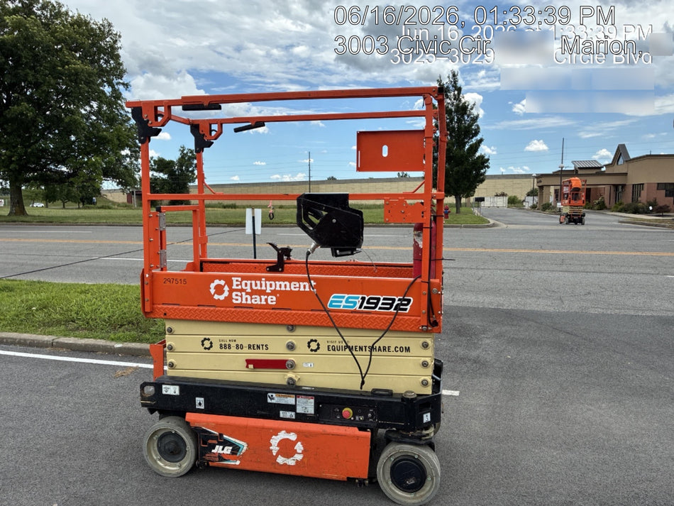 2023 JLG ES1932