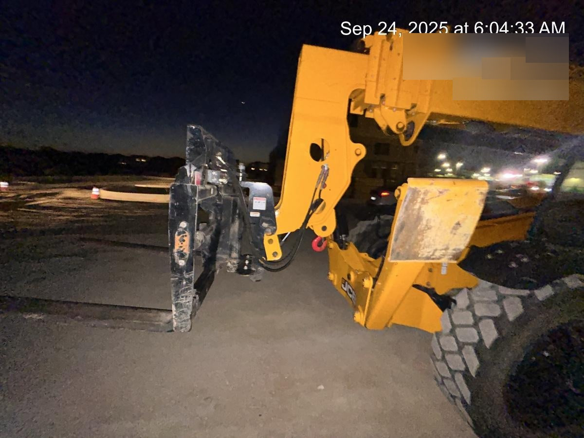2022 JCB 332/E5286