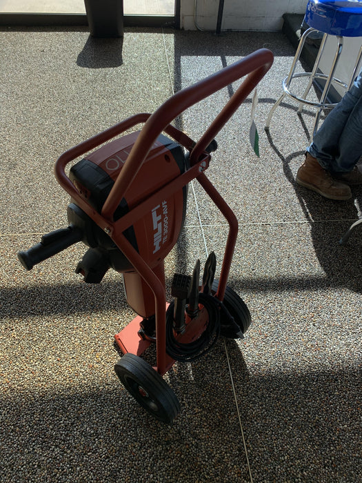 2020 HILTI TE 3000-AVR