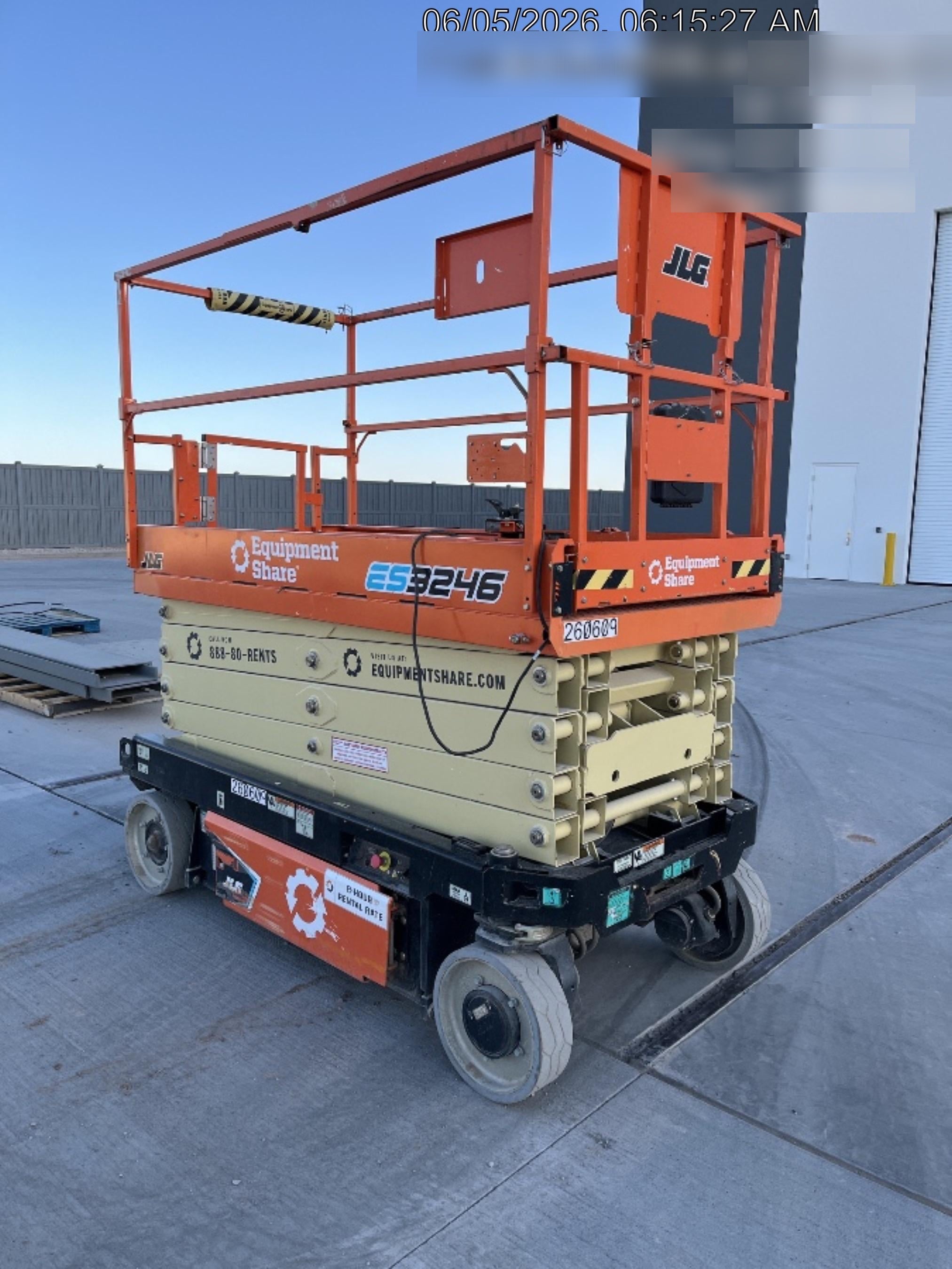 2022 JLG ES3246