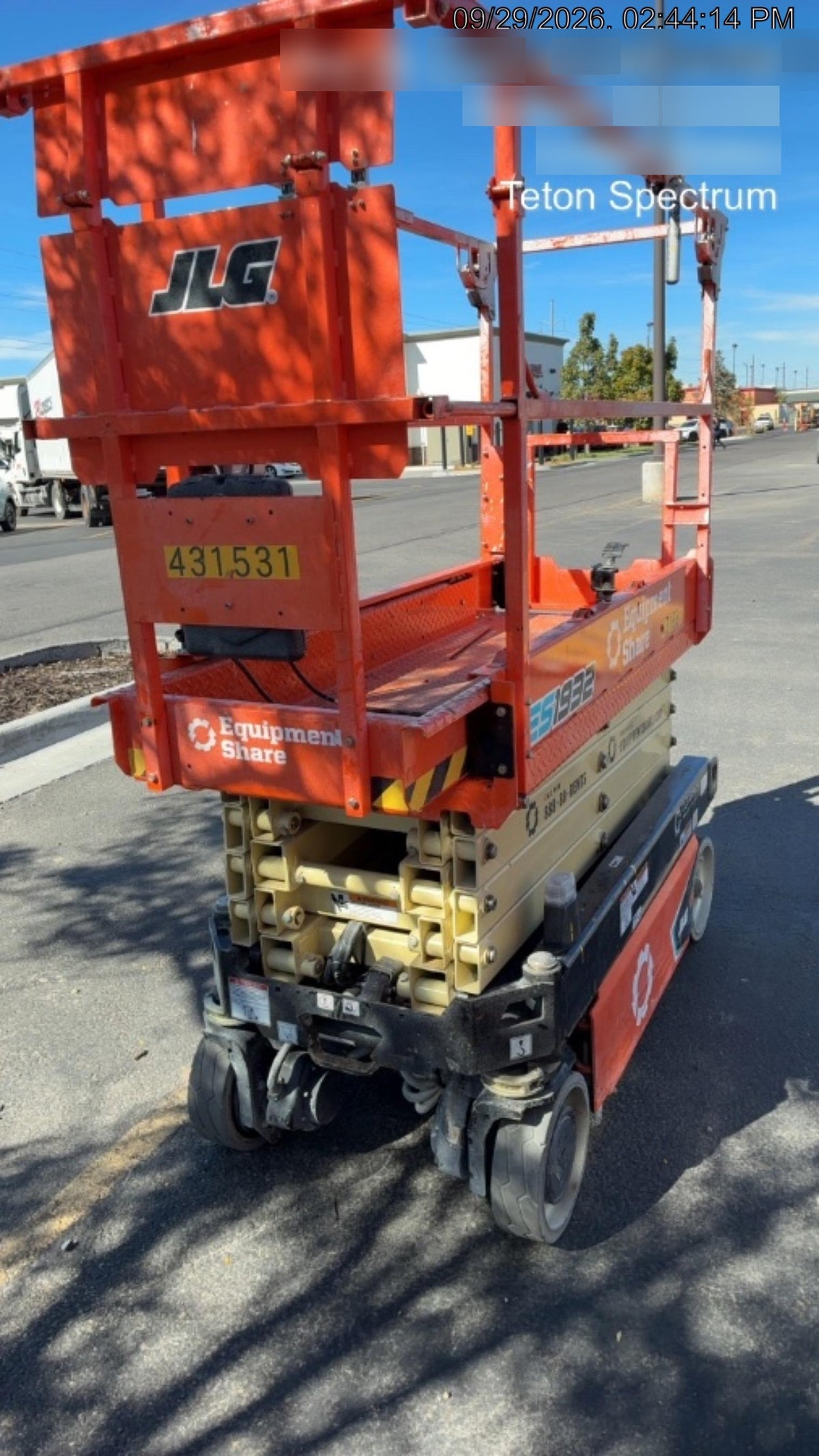 2024 JLG ES1932