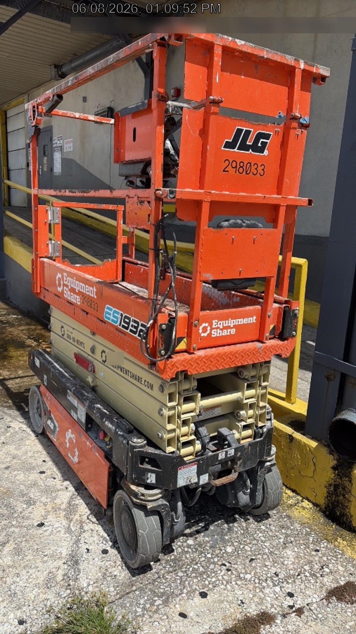 2023 JLG ES1932