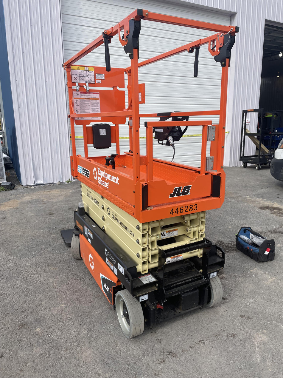 2024 JLG ES1932
