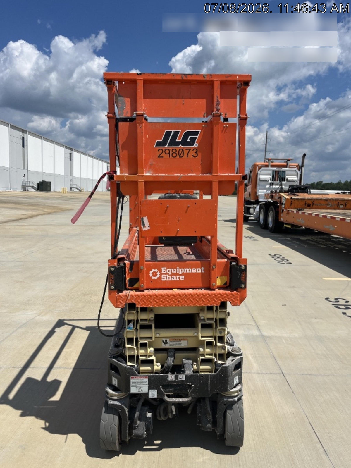 2023 JLG ES1932