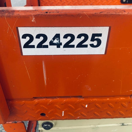 2022 JLG ES1932