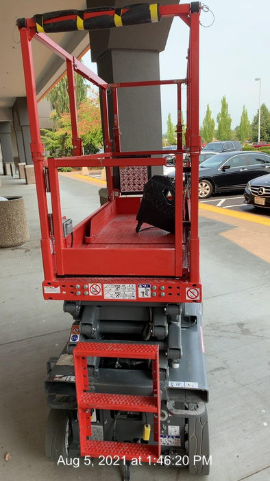 2020 Skyjack SJIII-3219 Solid NM Tires, Half height spring hinged entry gate, Dual Beacons, 800W Inverter