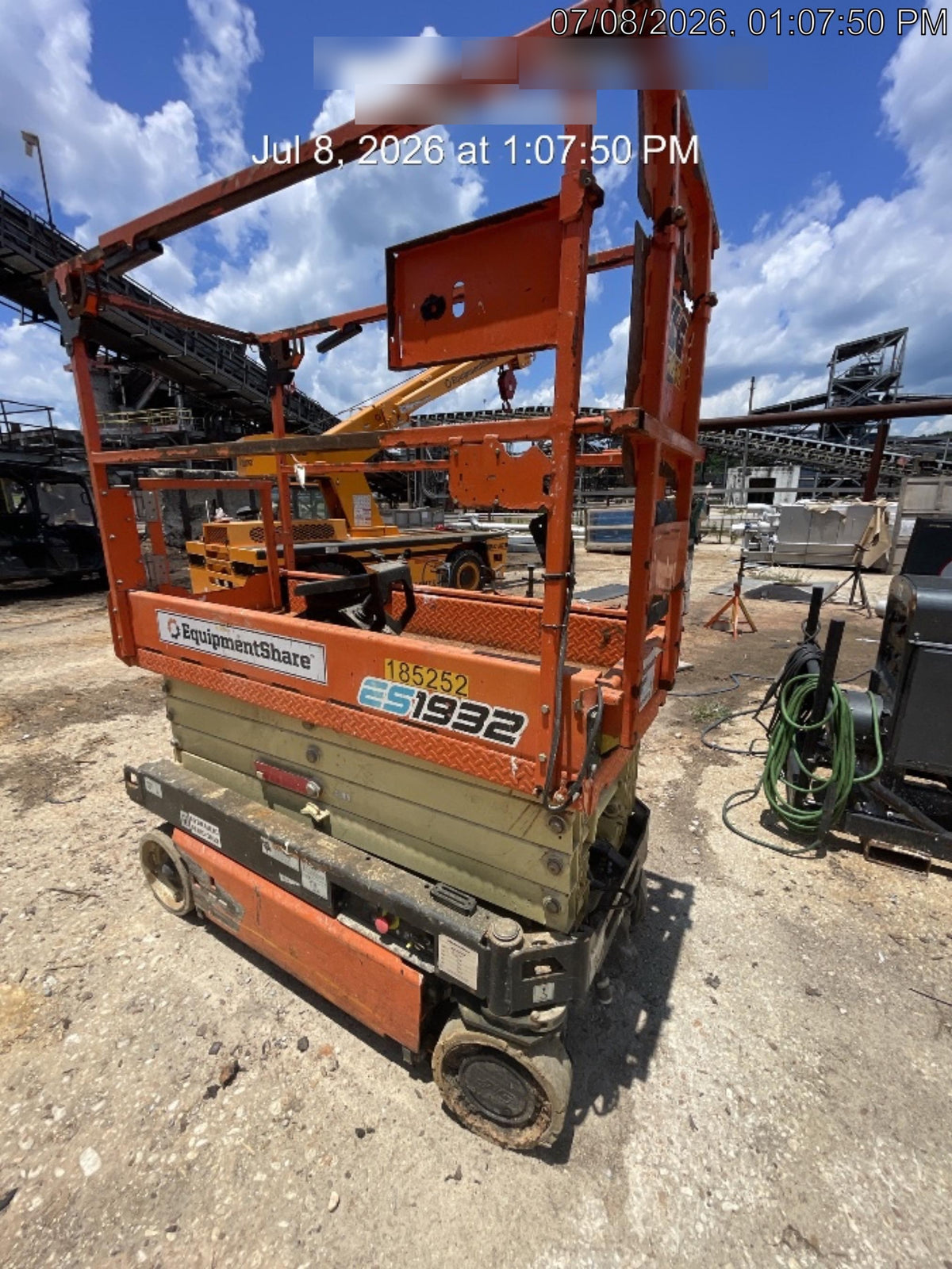 2021 JLG ES1932