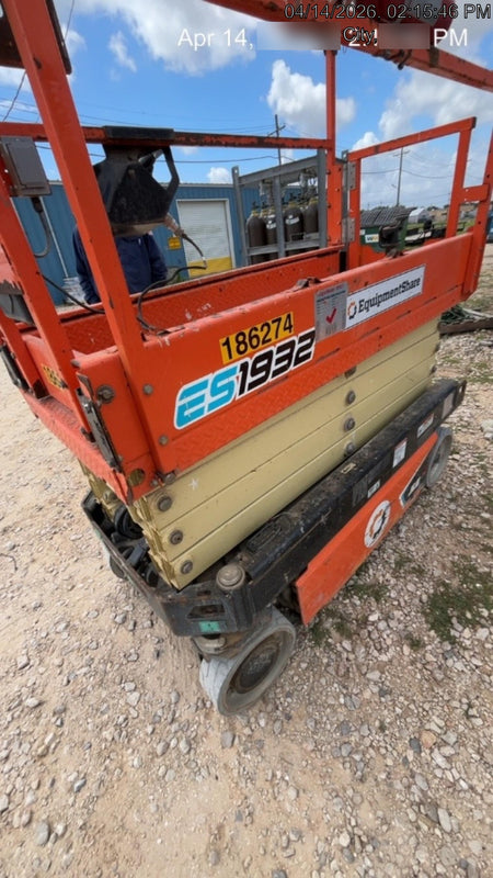 2021 JLG ES1932