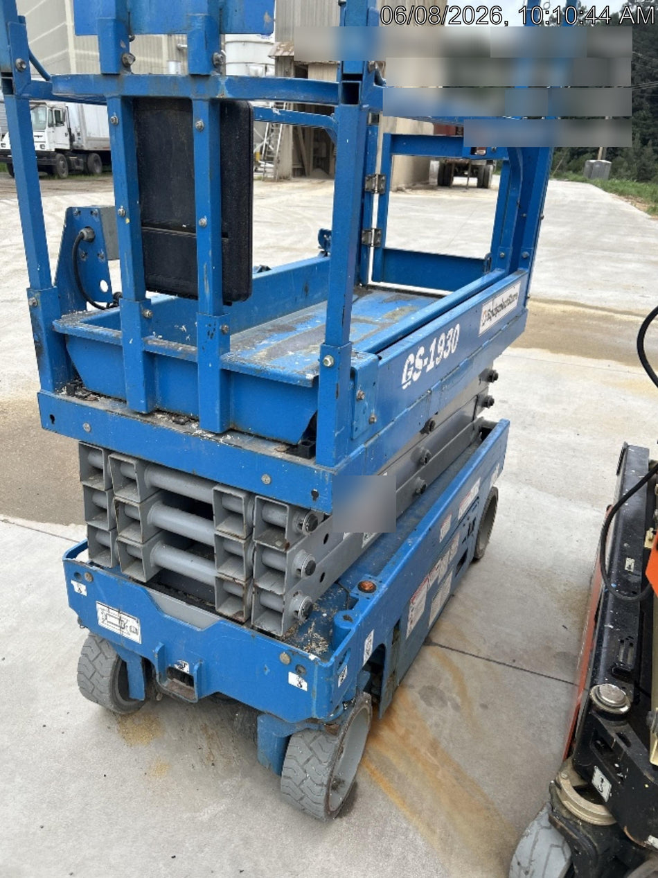 2020 Genie GS-1930 Solid Non Marking Tires, Beacon, Folding rails with half height swing gate