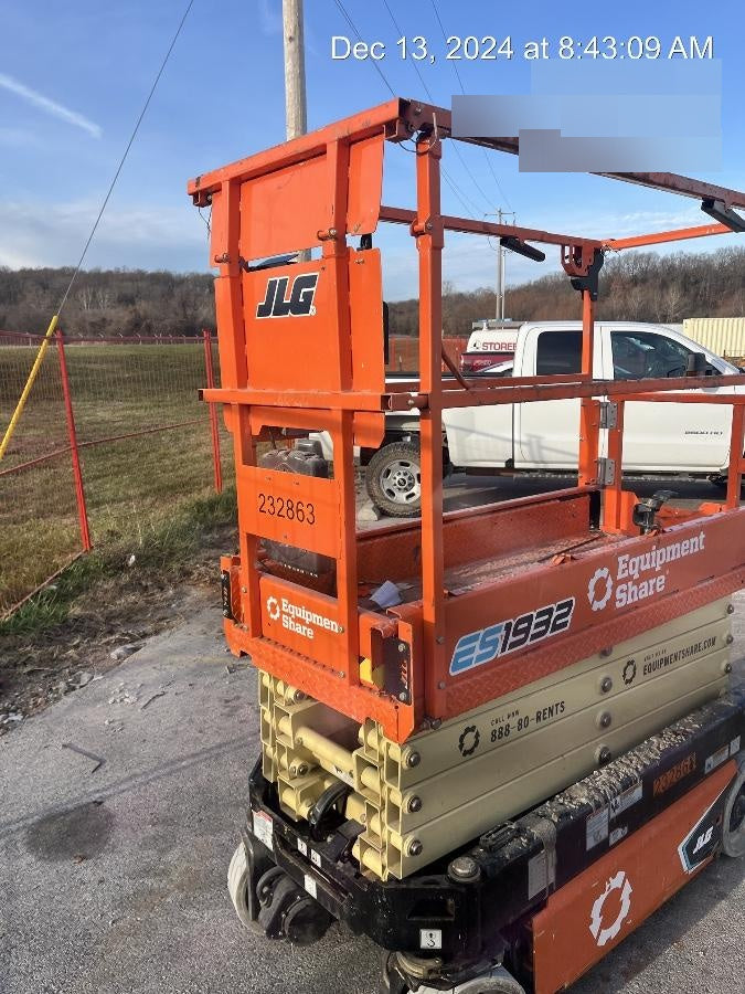 2022 JLG ES1932