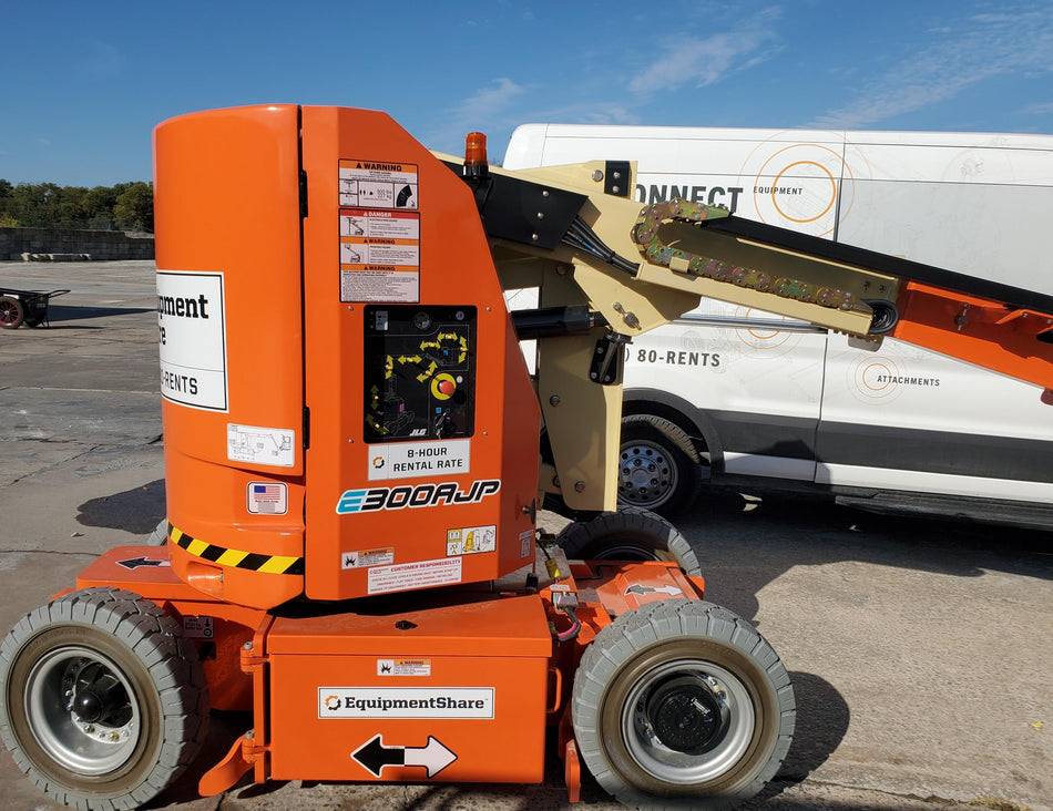 2022 JLG E300AJP