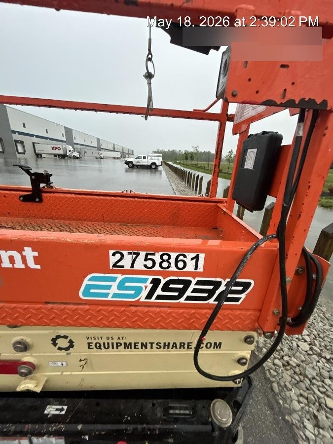2022 JLG ES1932