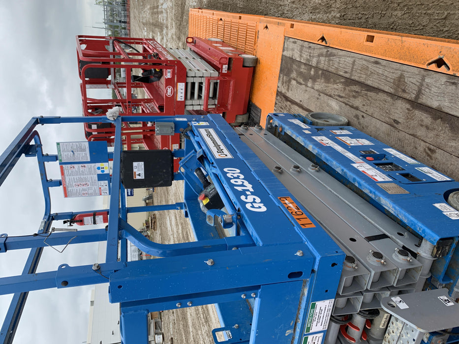 2020 Genie GS-1930 Solid Non Marking Tires, Beacon, Folding rails with half height swing gate