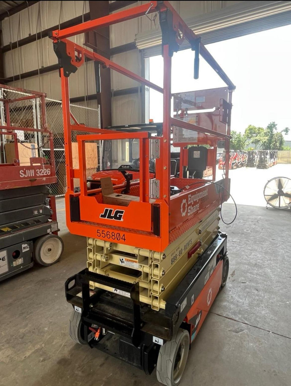 2025 JLG ES1932