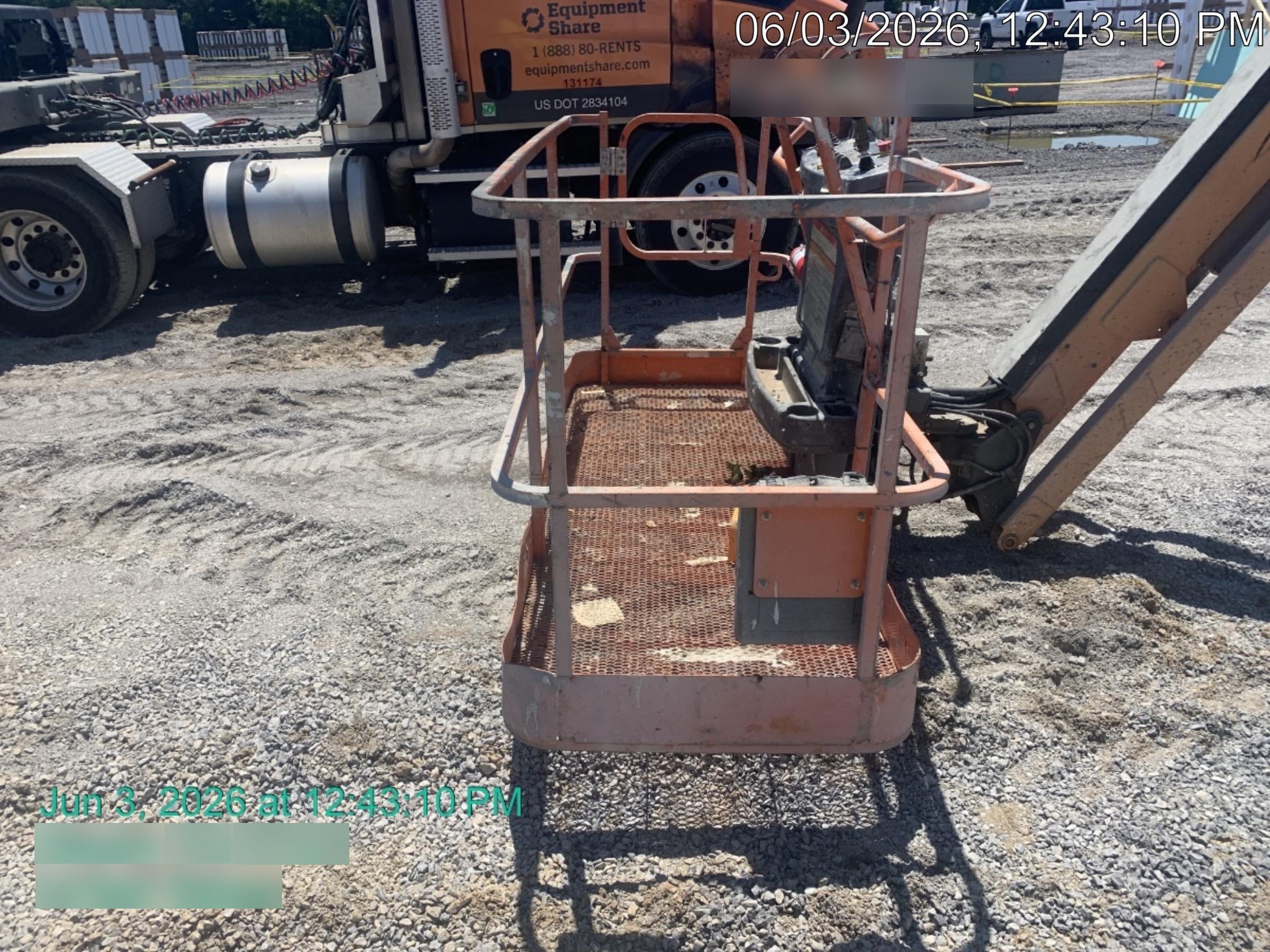 2022 JLG 660SJ