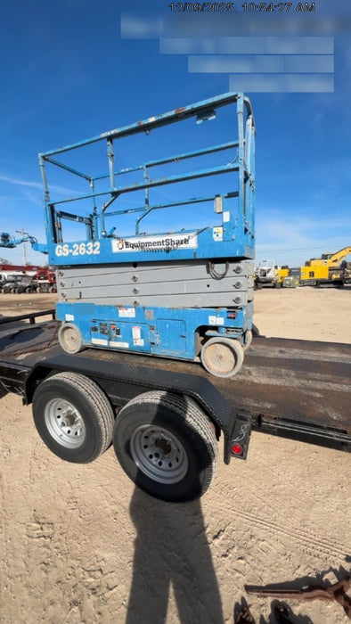 2019 Genie GS-2632 Folding rails with half height swing gate