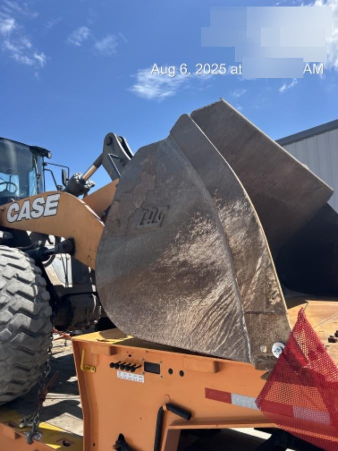 2017 CASE 821G
