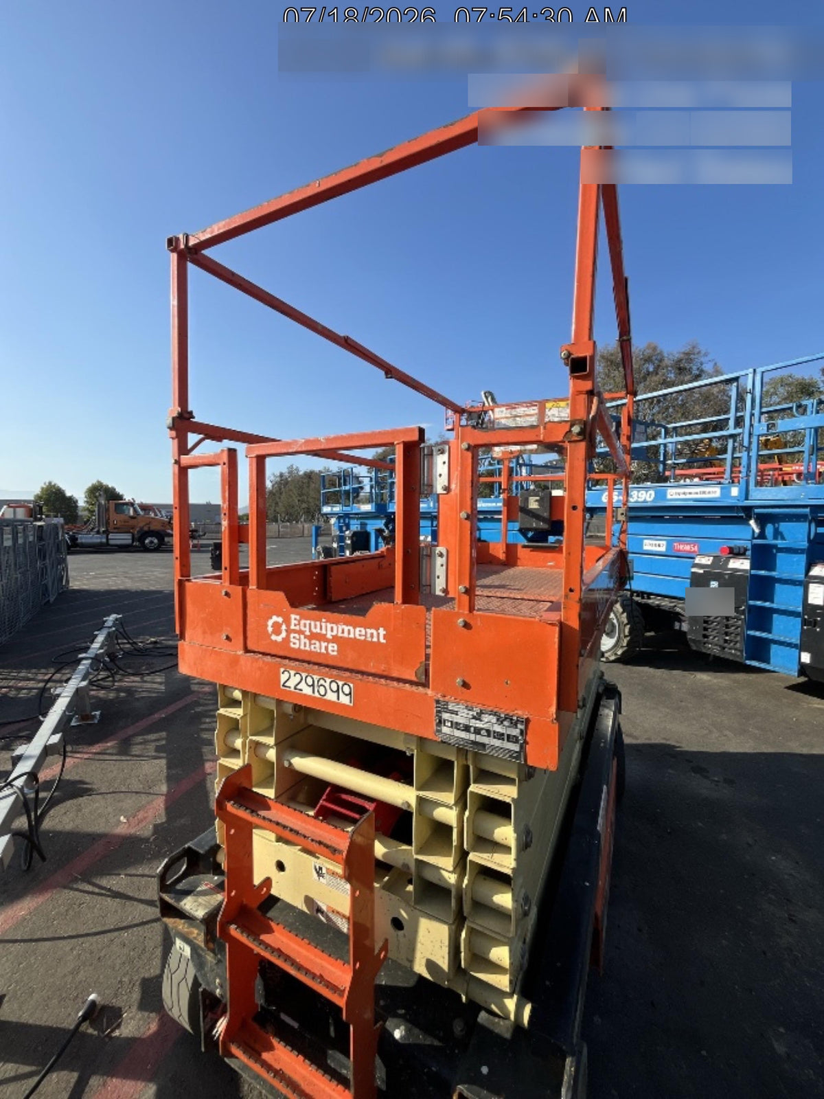 2022 JLG ES3246