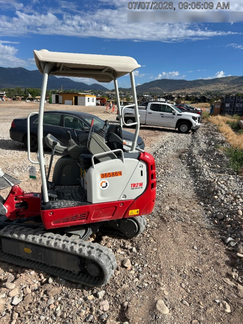 2023 TAKEUCHI TB216R