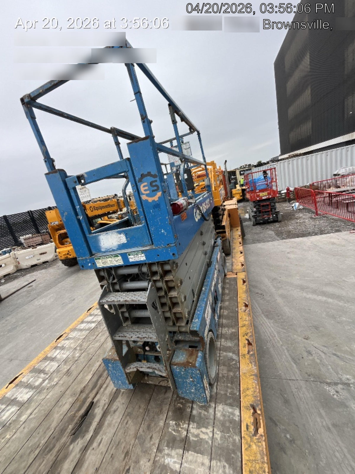 2018 Genie GS-3232 Genie GS3232 Lift w/Folding Rails and Swing Gate