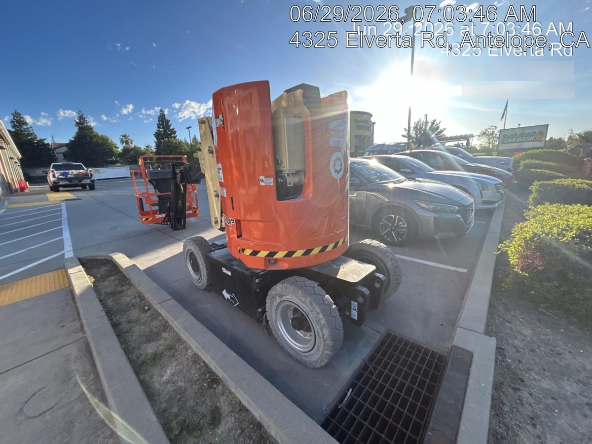 2025 JLG E300AJP