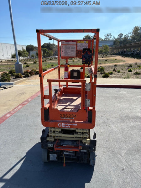 2022 JLG ES1330L