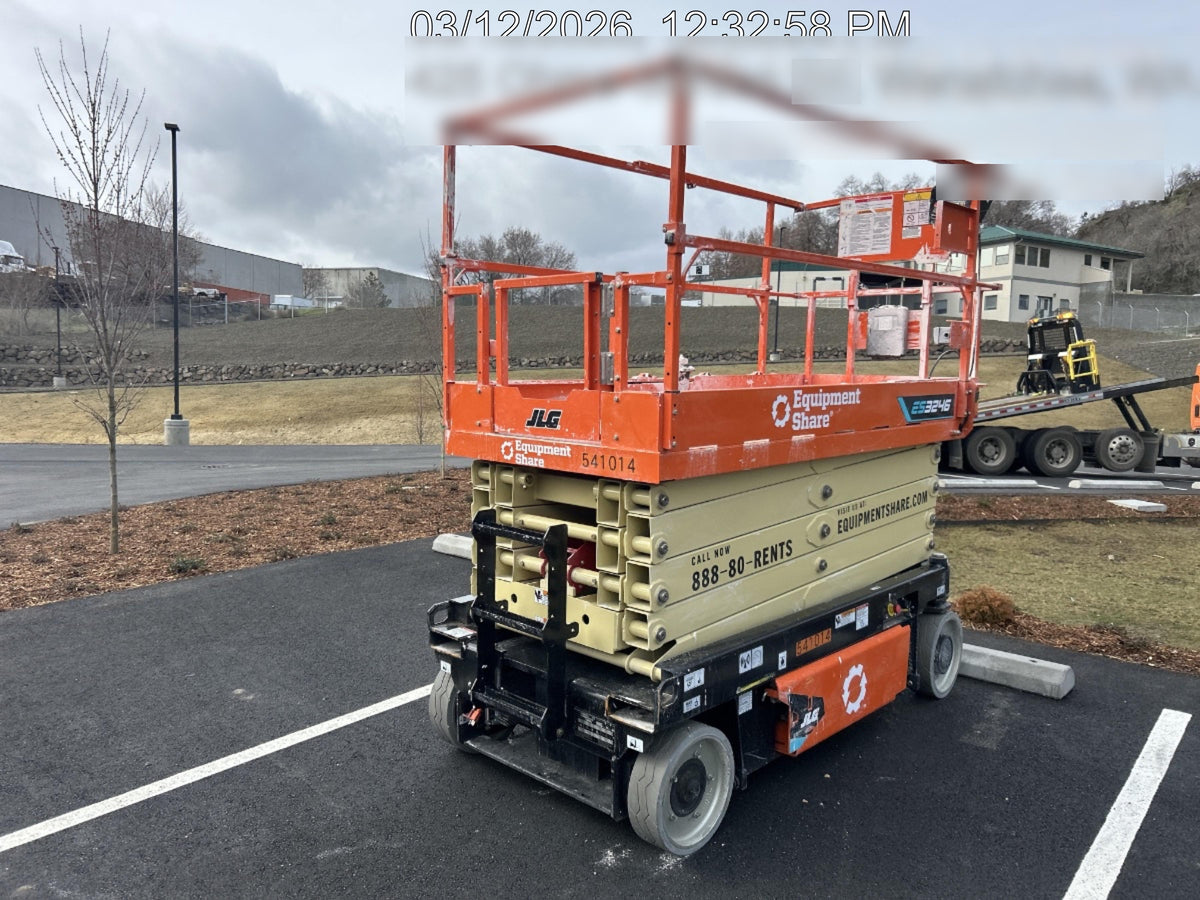2025 JLG ES3246
